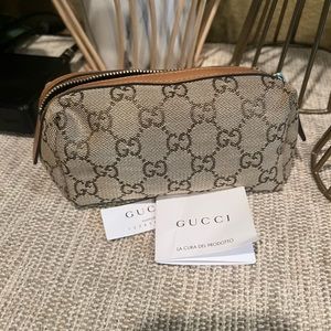 SOLD ! Gucci makeup bag pencil case small signature toiletry purse